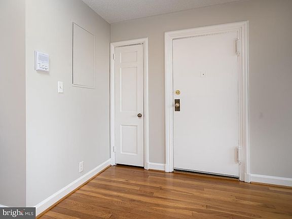4th image of 2876 S Abingdon St APT C1