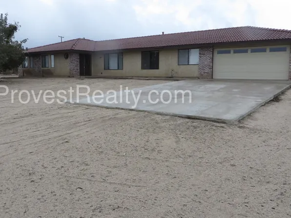 3823 Chawacho Rd, Phelan, CA 92371