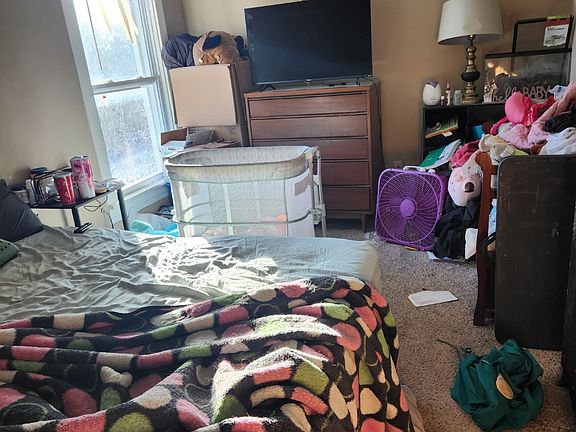 4th image of 2416 Olive St #11028875