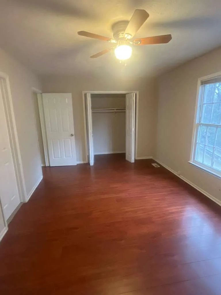 2 bed, 2.5 bath, 1120 sqft, $1,295 — Photo 4