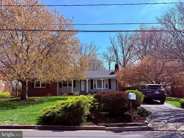 6025 Sumner Rd, Alexandria, VA 22310