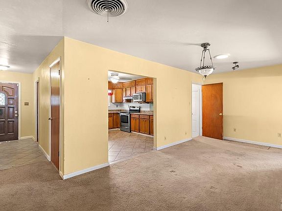 2nd image of 171 University Cir