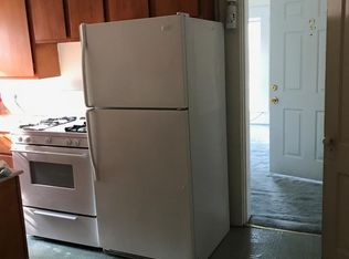 1290 W 5th St APT 2, Dubuque, IA 52001