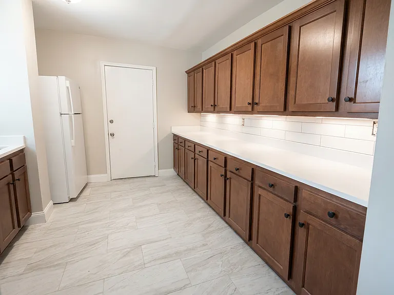 334 Melwood Ave — Photo 1