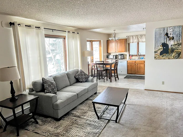 1401 Cordova St #3 — Photo 1