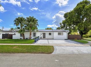 8790 SW 51st St, Miami, FL 33165