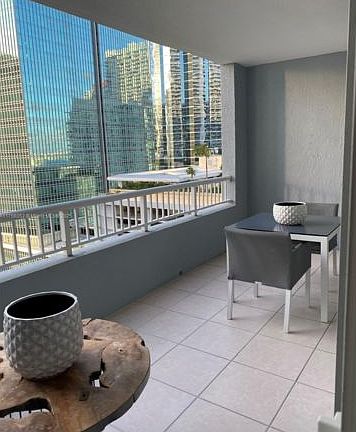 3rd image of 170 SE 14th St APT 1706