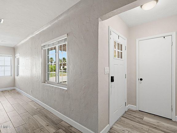 5th image of 511 W ROMA Avenue