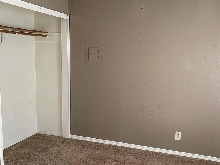 753 Manor Rd #B — Photo 2