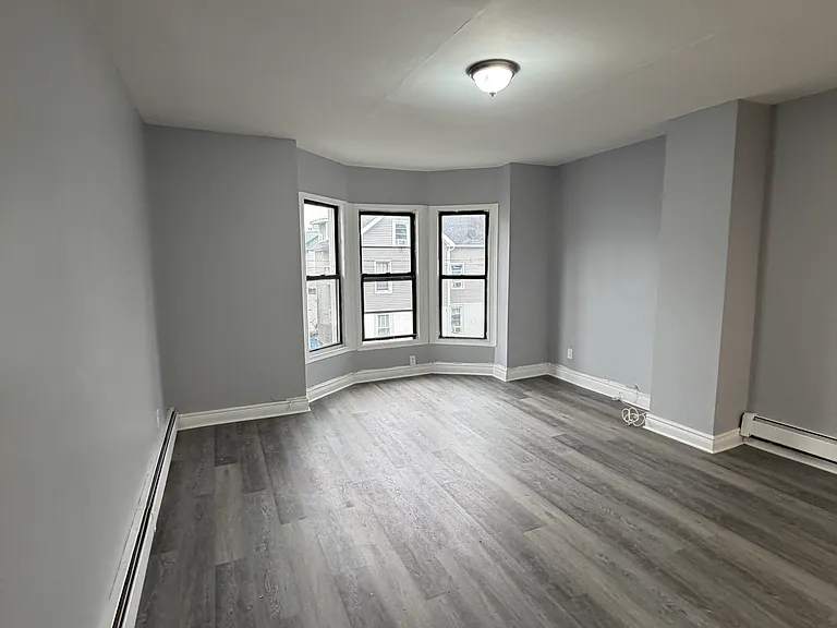 25 Oak St #2 — Photo 3