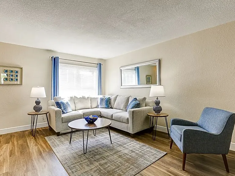 Cypress West Apartments — Photo 3