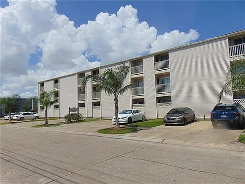 2330 Edenborn Ave Photo 1