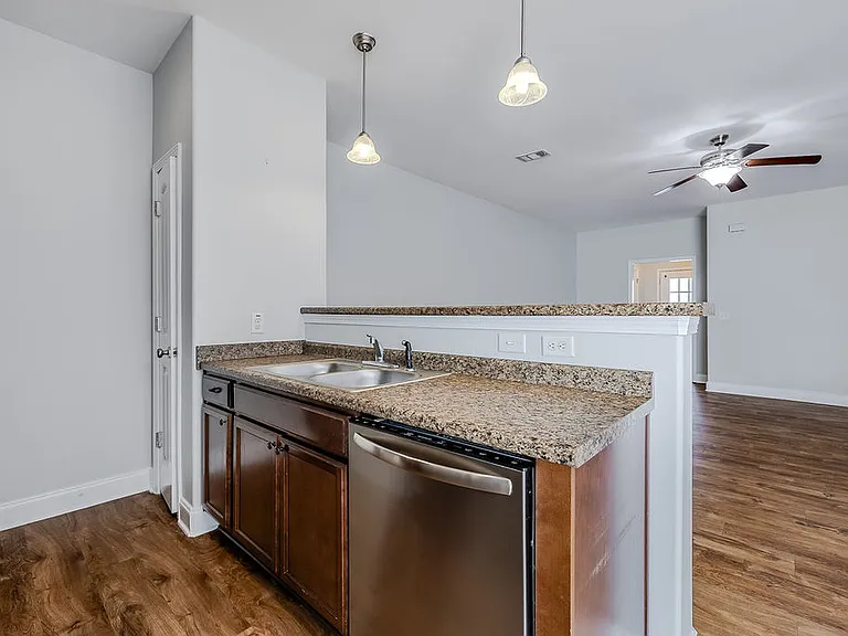 573 Governor Treutlen Cir — Photo 11