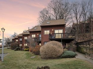 1 Deer Valley Ln BLDG 1 #3, Vernon Twp., NJ 07462