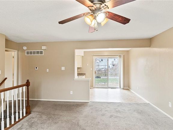 5th image of 409 NE Westwind Dr