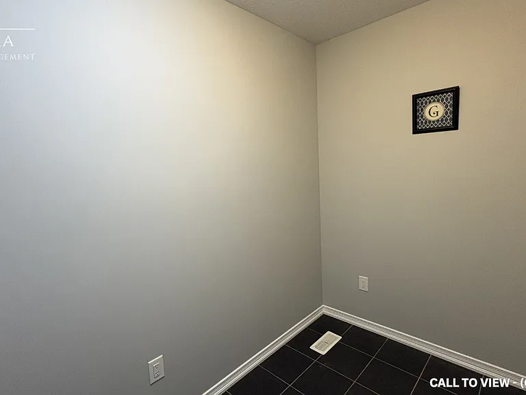 7718 Buckeye Cres — Photo 16