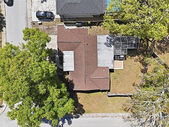 2nd image of 9825 Lakeside Ln