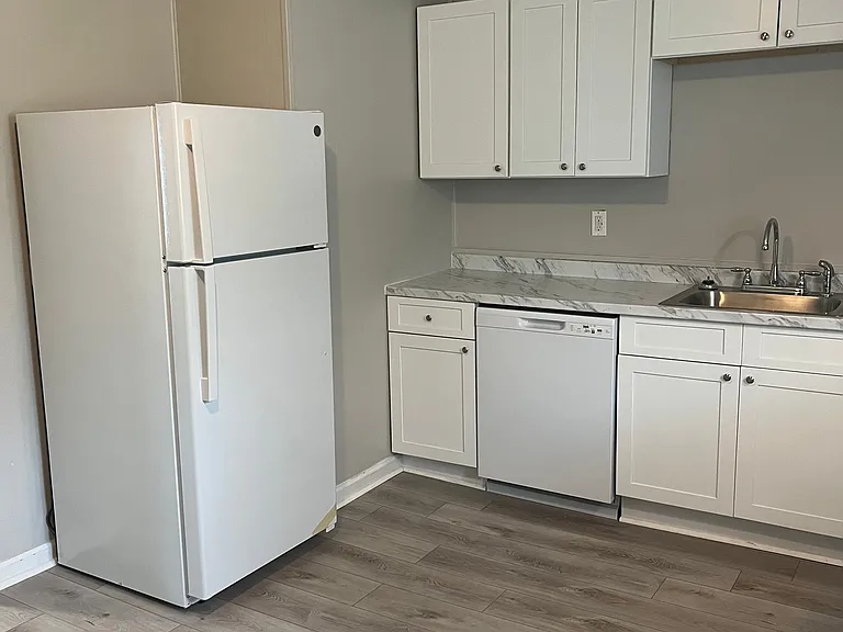 1133 Railroad Dr — Photo 5