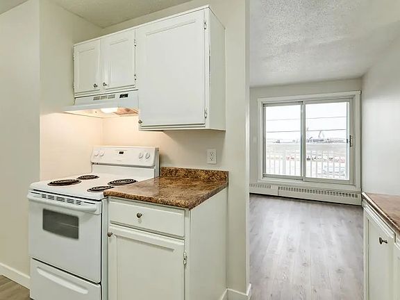 5th image of 5339 53rd Ave #304