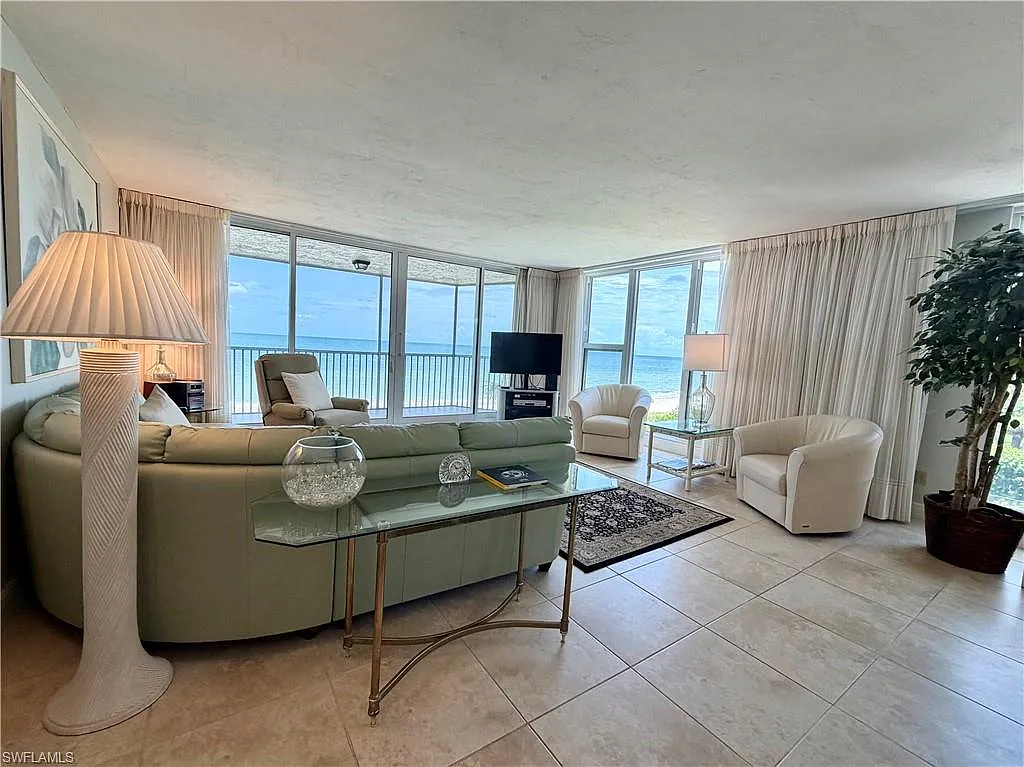 2 bed, 3.0 bath, 1961 sqft, $13,500 — Photo 4