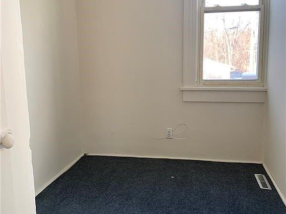 4th image of 315 Yale St