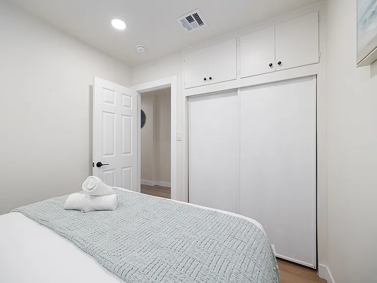 5019 Ensign St — Photo 11