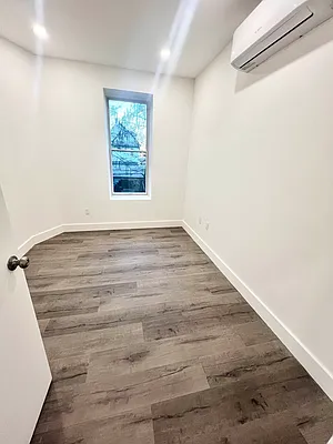 Rented by Delmark Realty LLC | media 20