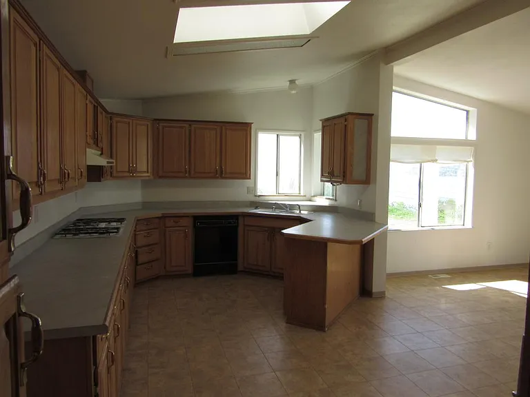 1725 Shine Rd — Photo 3