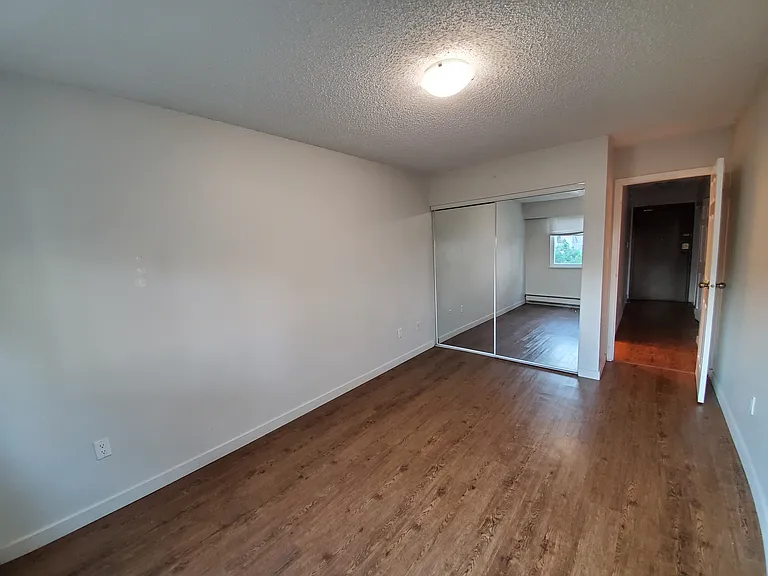 520 11th St #218 — Photo 17