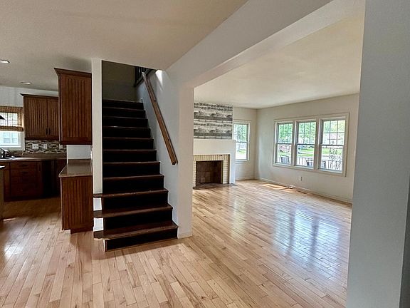 5th image of 617 1st Ave NW