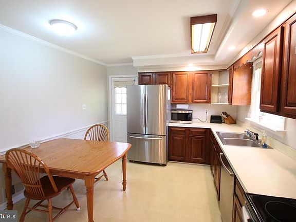 2nd image of 3600 Blankenship Ct
