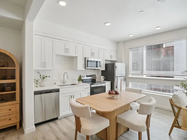 T20 Lofts, 2011 Slamson Ln #97e63b990, Sacramento, CA 95818