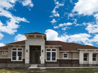 112 Estates Dr, La Vernia, TX 78121