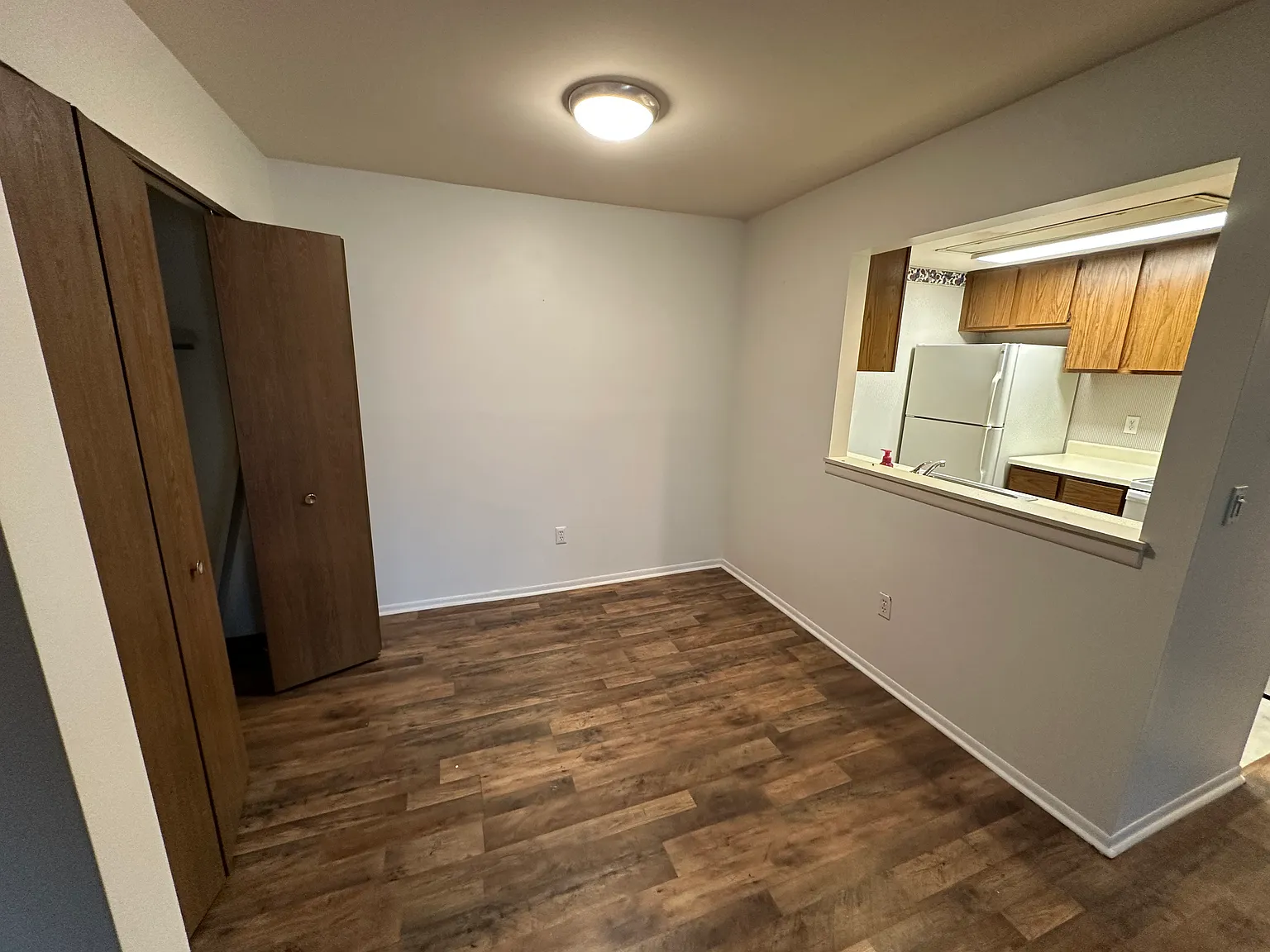 2 bed, 1000 sqft, $1,500 — Photo 2