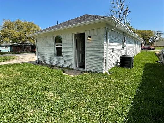 2nd image of 27 28th St N