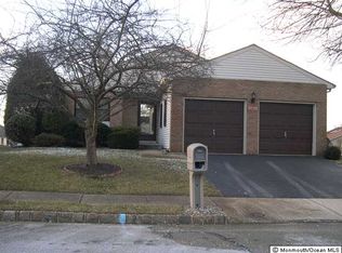 31 Lesley Dr, Marlboro, NJ 07746