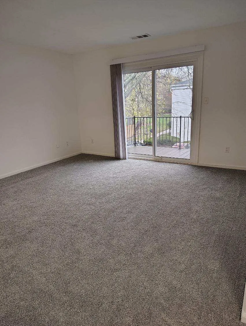 Building Photo - 1480 Slade Ave #303