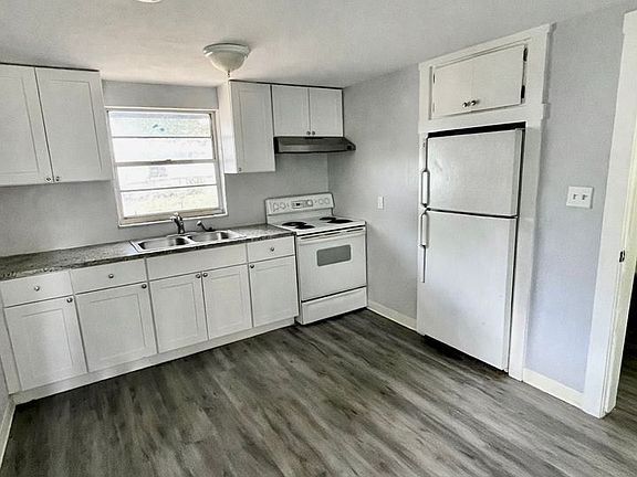 2nd image of 5024 Lantana St