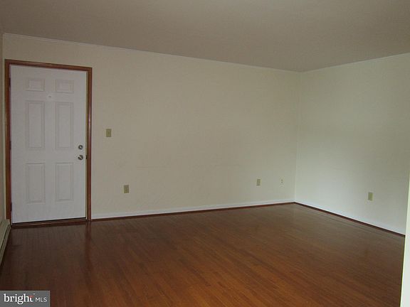 4th image of 8348 Martinsburg Pike Unit 201