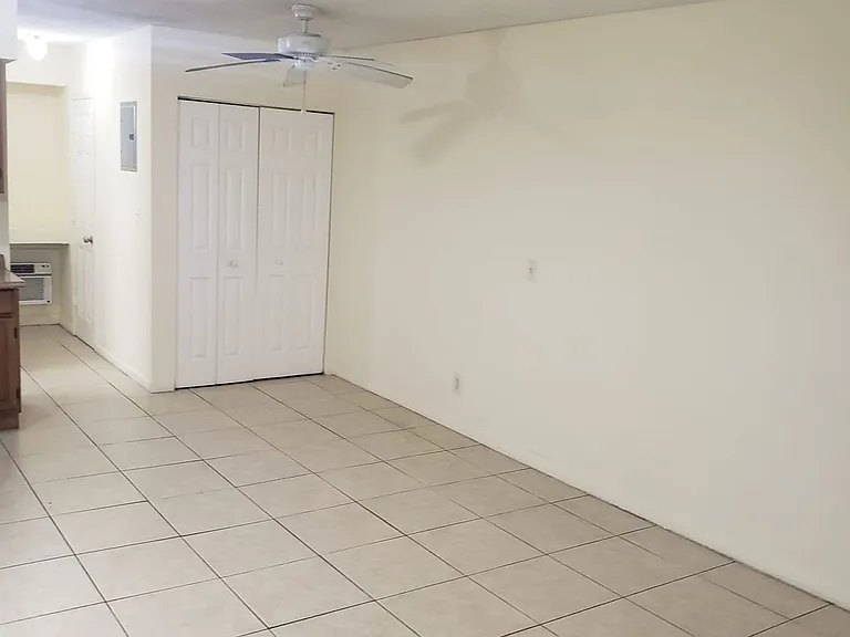 978 SW 10th Dr — Photo 29