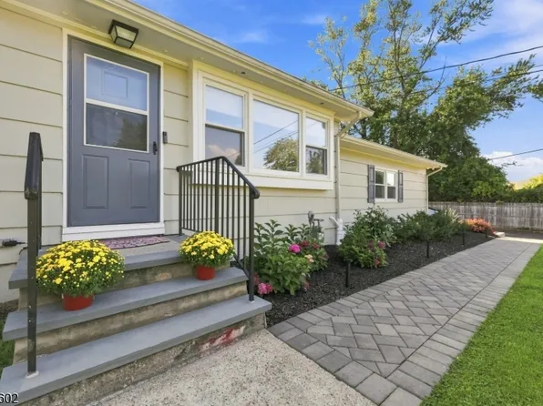 5 Old Farmers Rd, Washington Twp., NJ 07853