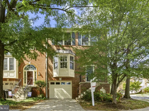 8017 Trevor Pl, Vienna, VA 22182