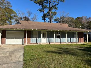 4607 Seminole Dr, Pascagoula, MS 39581