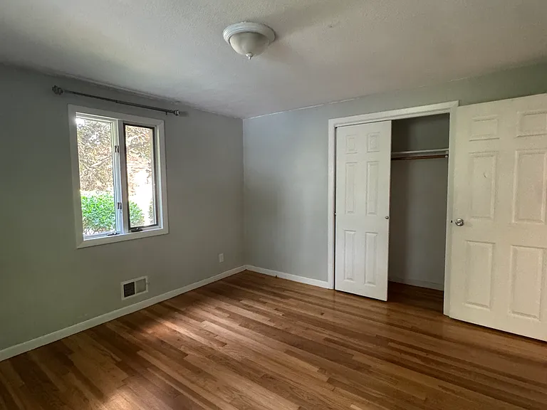 109 Larchmont Rd — Photo 15