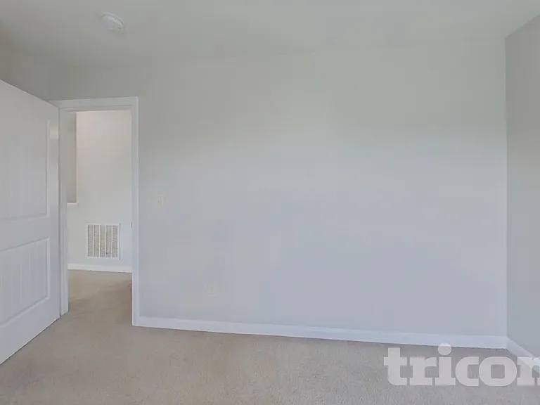 438 Lake Ridge Ln — Photo 11