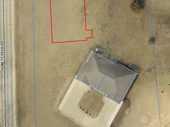 106 E Honey Creek Dr, Manchester, IA 52057