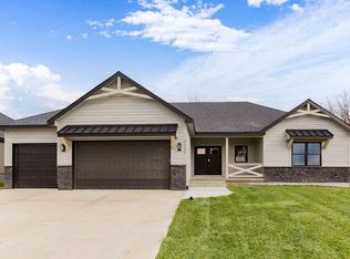 2303 Larkspur Ln, Kearney, MO 64060