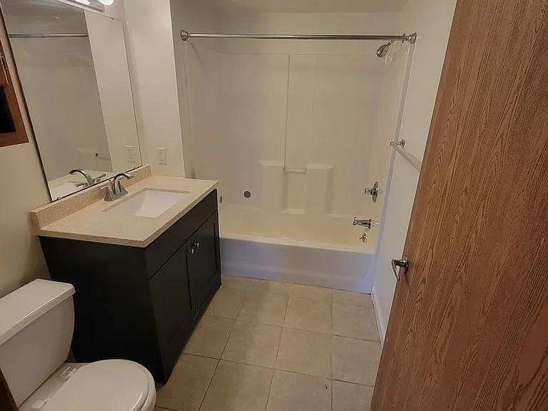 Hidden Oaks Apartments — Photo 13