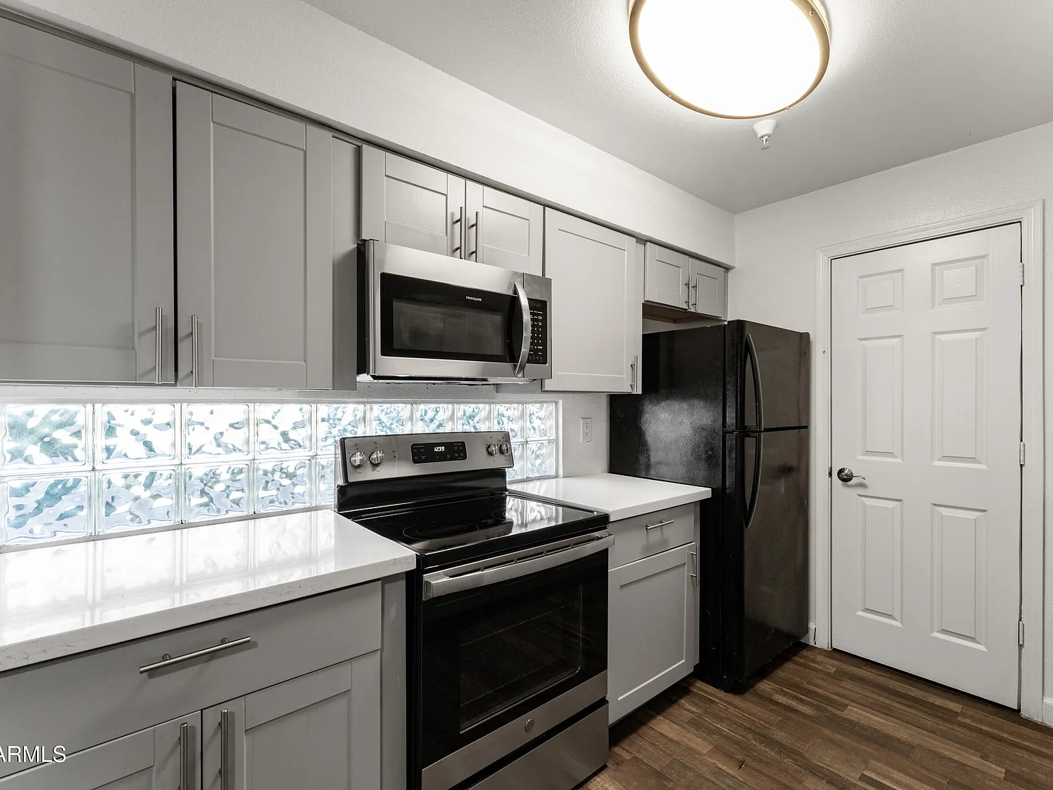3 bed, 2.0 bath, 1067 sqft, $1,499 — Photo 4