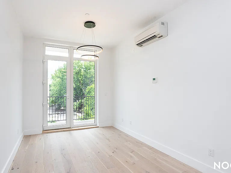 491 Evergreen Ave #3B — Photo 3